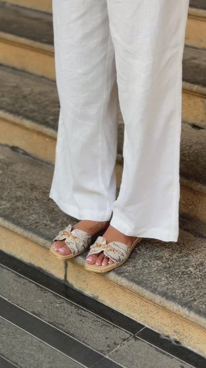 Thea Beige Scale